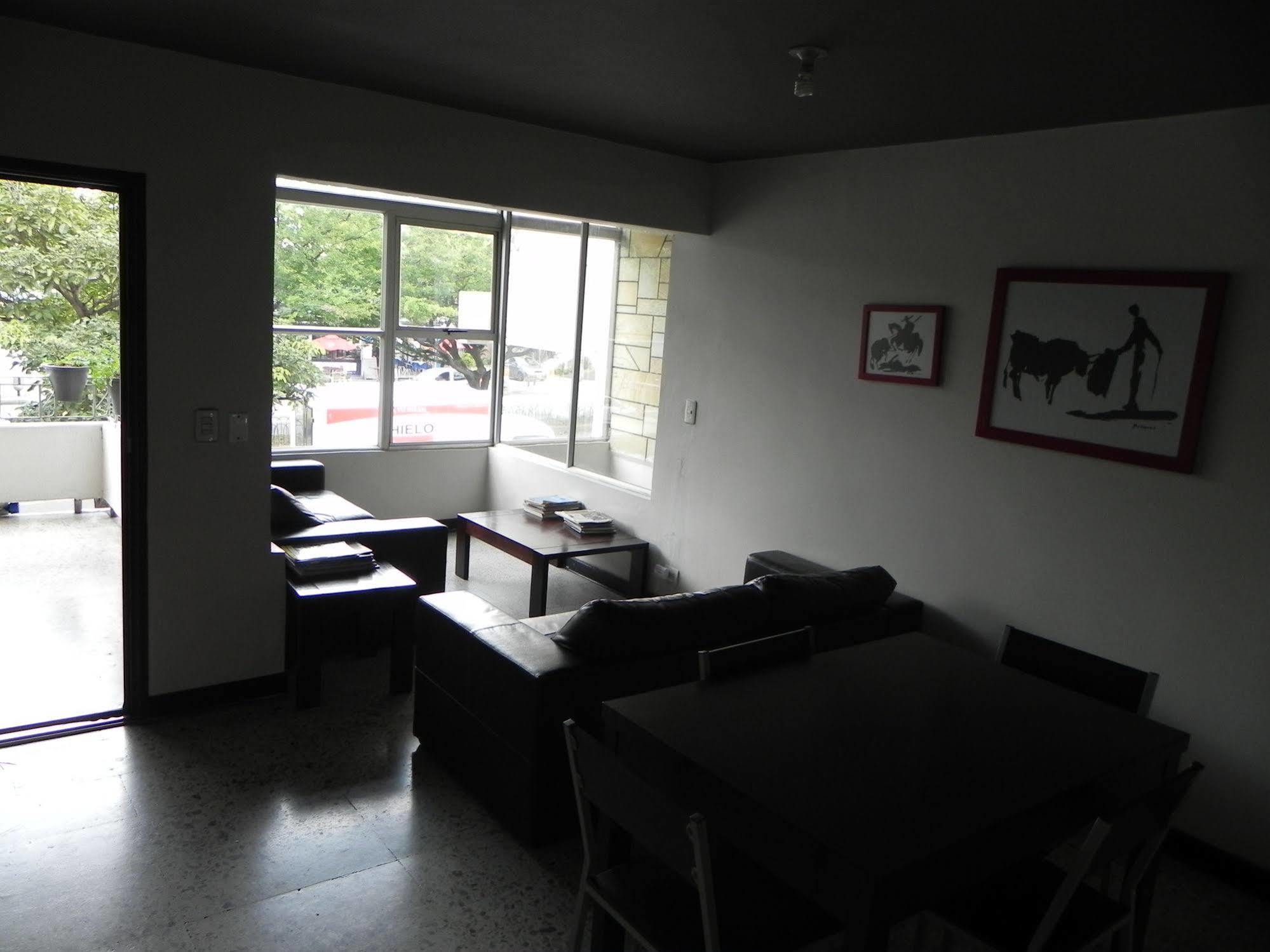 Hostal Tamarindo Inn Medellín Exterior foto